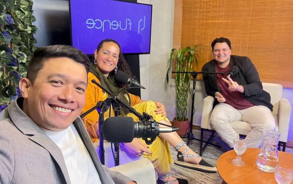 Participação em conversa e gravação de podcast